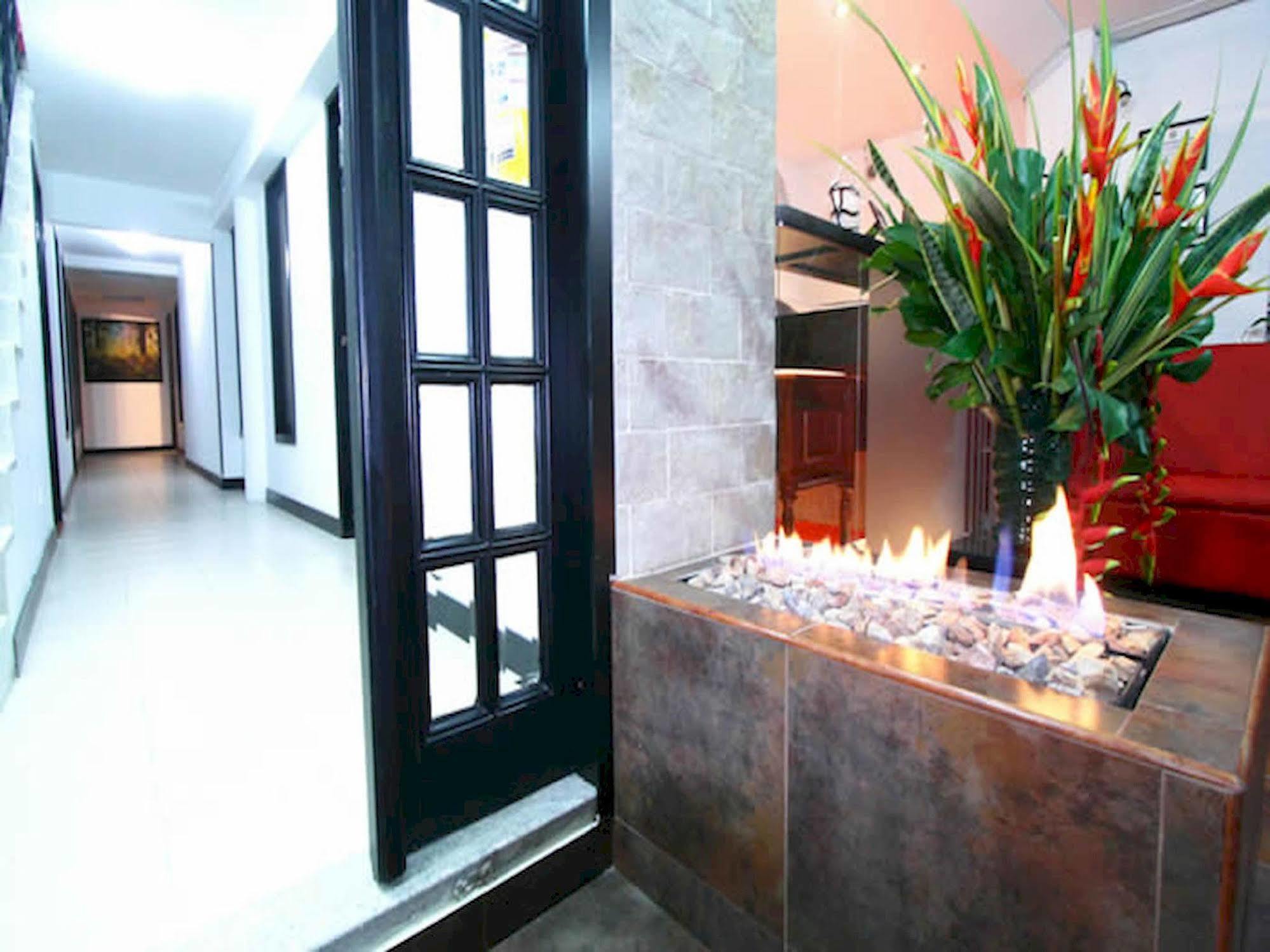 Hotel Aj Ferial 波哥大 外观 照片